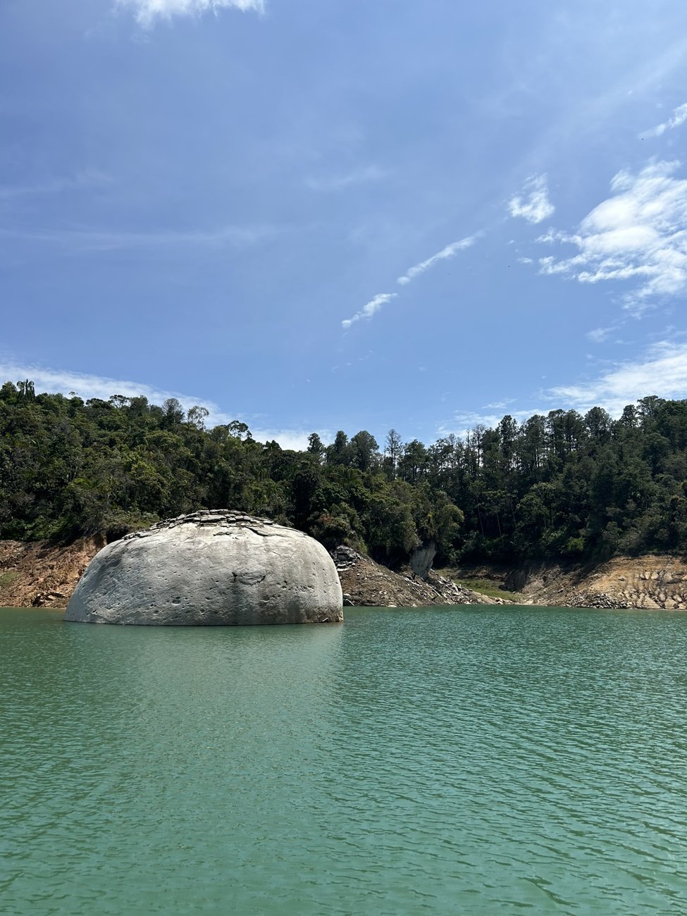 A day trip to the reservoirs near Medellín